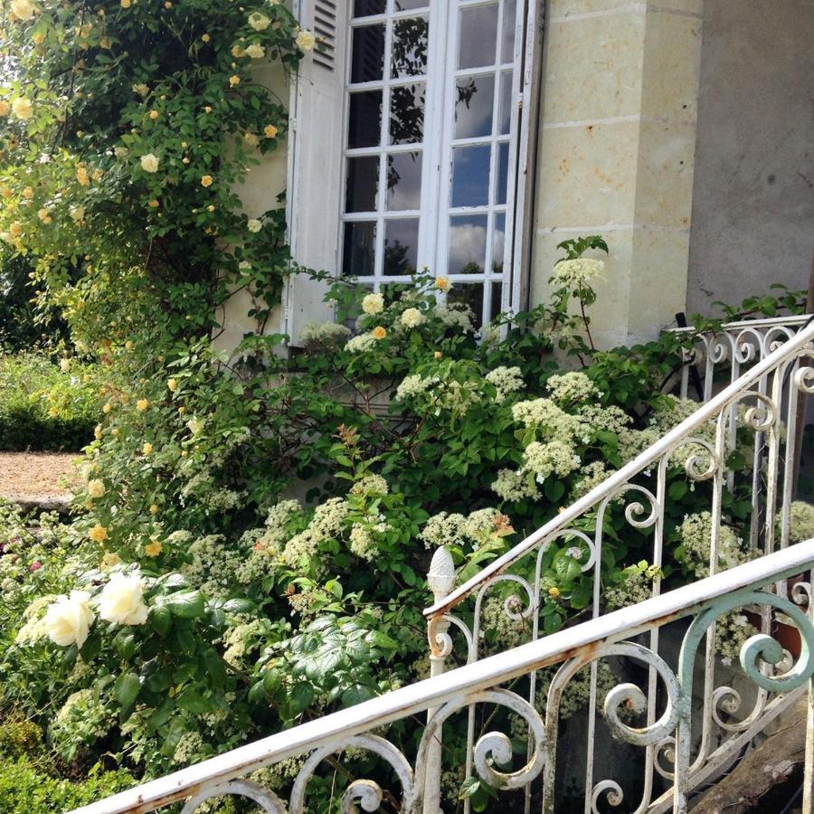 Les Jardins Haute Couture Bed & Breakfast Huismes Exterior photo