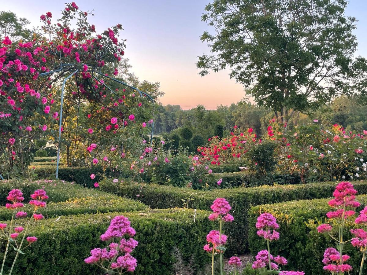 Les Jardins Haute Couture Huismes Exterior photo